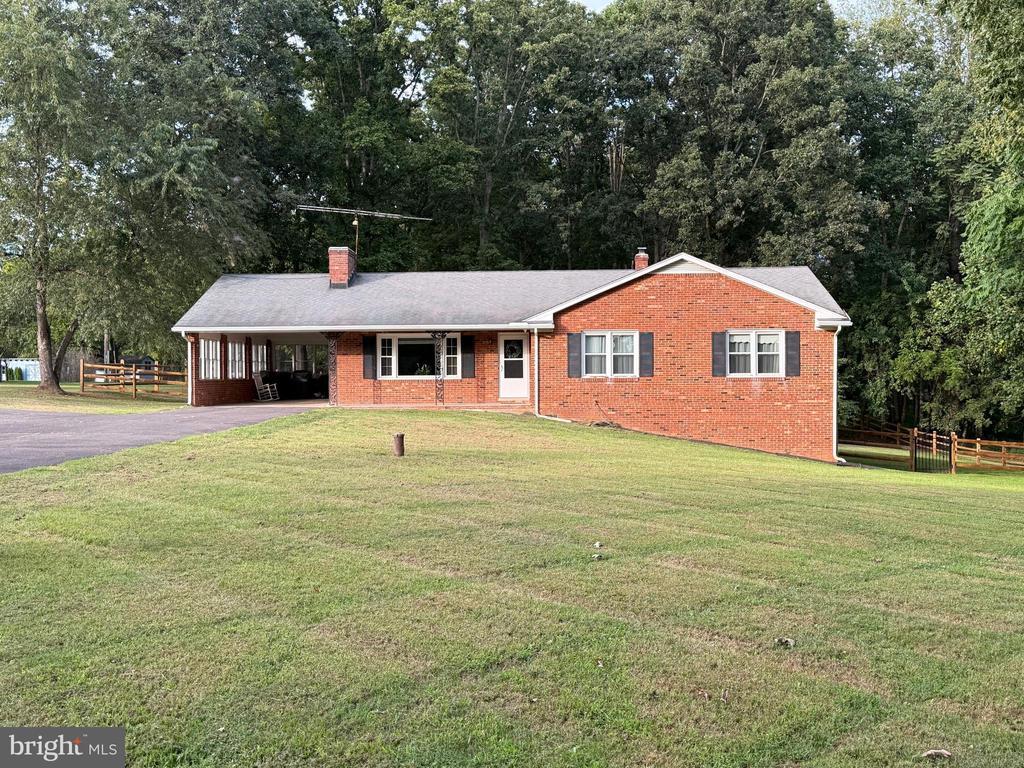 Foto principal - 9405 Mountain Run Lake Rd