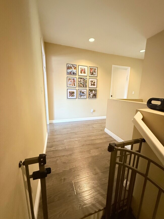 Building Photo - 2204 Lago Ventana
