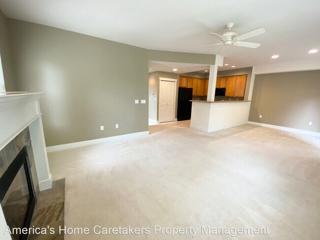 Building Photo - 5541 Lakemont Blvd SE