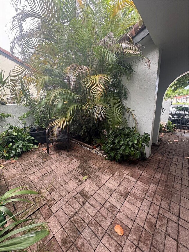 Building Photo - 17919 NW 66th Ct