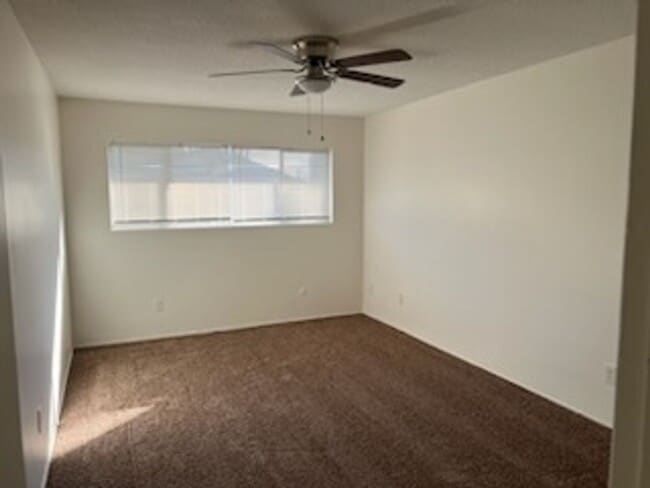 Foto del edificio - 6012 Stockdale Hwy