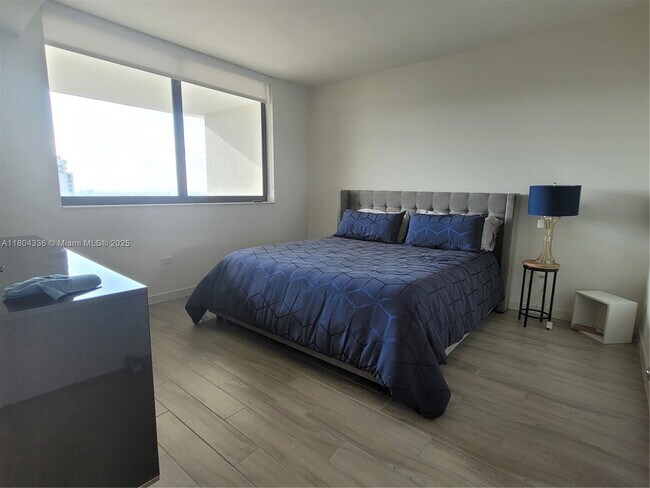 Foto del edificio - 999 SW 1st Ave