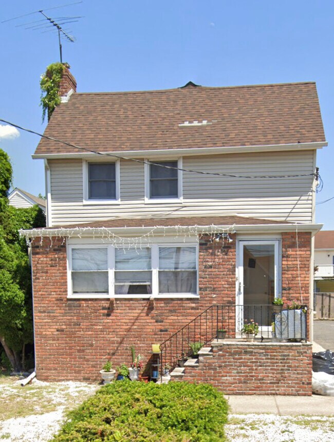 384 Liberty St Unit 2, Little Ferry, NJ 07643 Apartments in Little Ferry, NJ