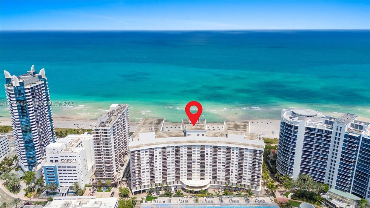 Foto principal - 6039 Collins Ave