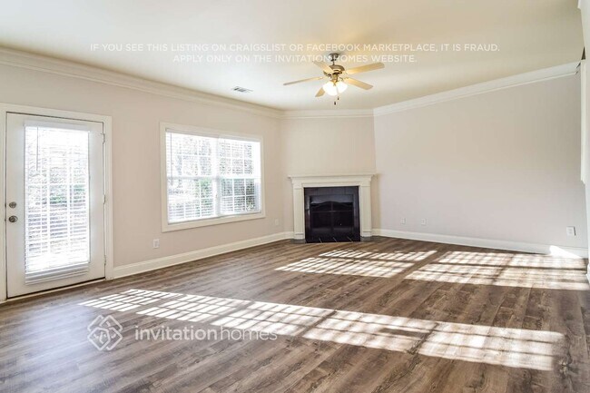 Building Photo - 2096 Barberry Dr