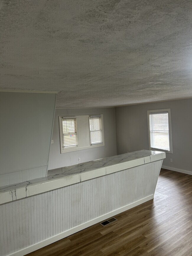 Foto del edificio - 35 Neighborhood Rd