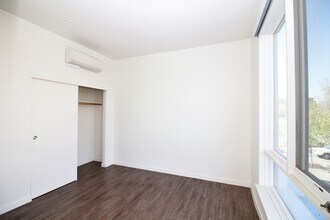 Building Photo - Ice House Midtown