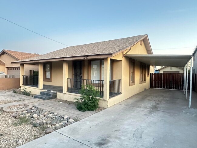 Foto del edificio - 1247 W Pierce St