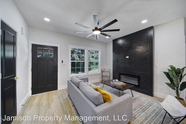 Foto del edificio - 4 br, 3 bath House - 324 S Rhyne St