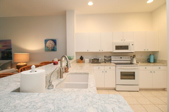 Building Photo - ***Gated Community Martinique III at Tarpo...