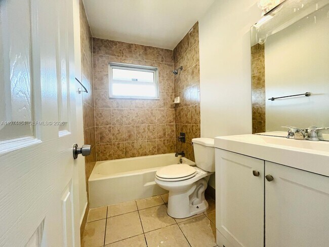 Foto del edificio - 608 SW 16th Ave