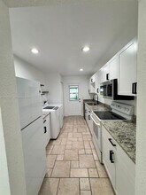 Building Photo - 725 Northlake Blvd