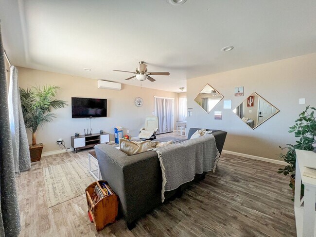 Foto del edificio - Joshua Tree Home with Desert Views