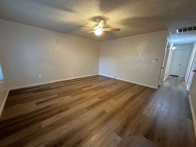 Building Photo - 1313 Arrowhead Ct