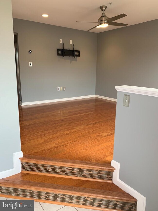 Foto del edificio - 132 Creekside Commons Ct