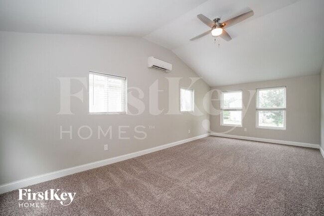 Building Photo - 3103 Valleywood Dr