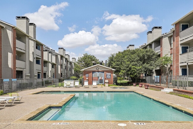 Building Photo - Claro Court