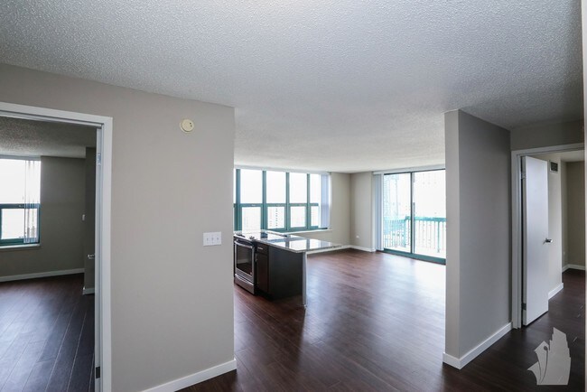 Building Photo - Best Amenities in River North