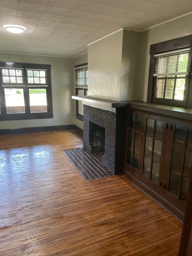 704 W Main St, Crawfordsville, IN 47933 House Rental in