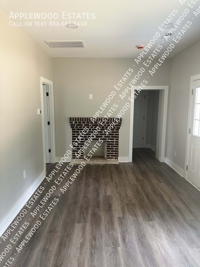 Building Photo - 261 Miller Line