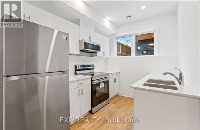 Building Photo - 781 Clare Ave