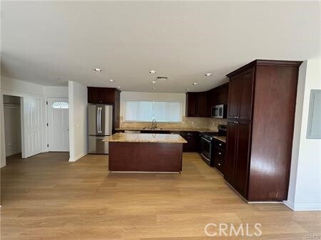 Building Photo - 1336 Calle Tulipan