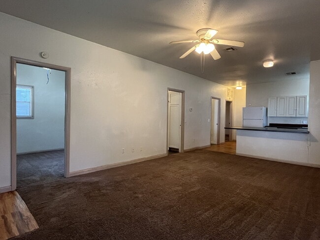 Photo - 3 Bedroom House for Lease!!