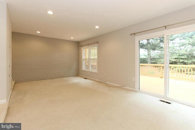 Building Photo - 2874 Sutton Oaks Ln