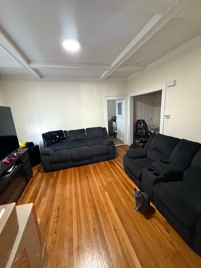 Foto del edificio - 57 Irving St