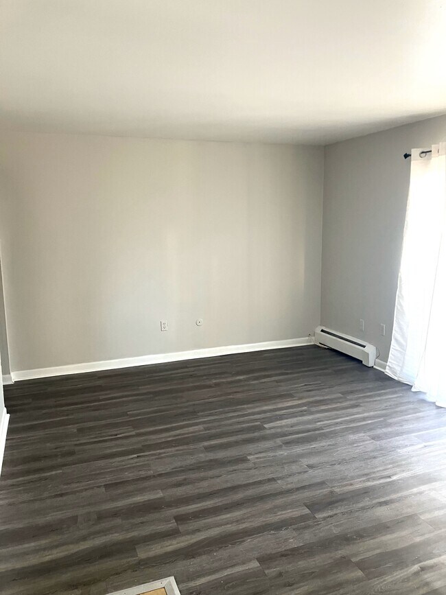 Photo - Seneca Gardens Apartment