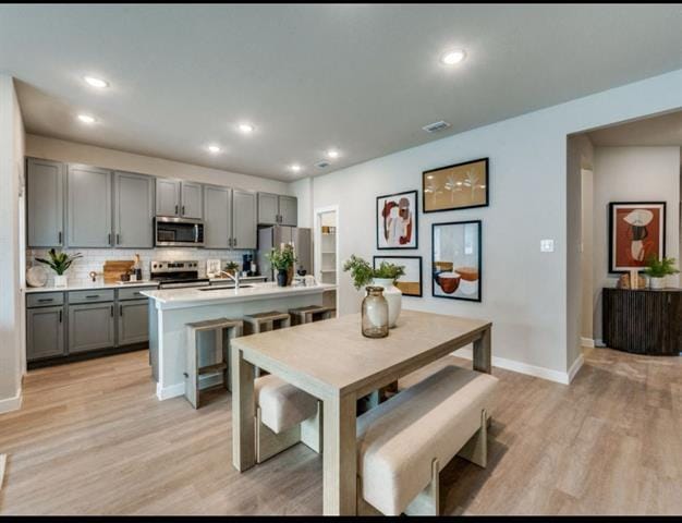 Foto del edificio - 6620 Babylon Blvd