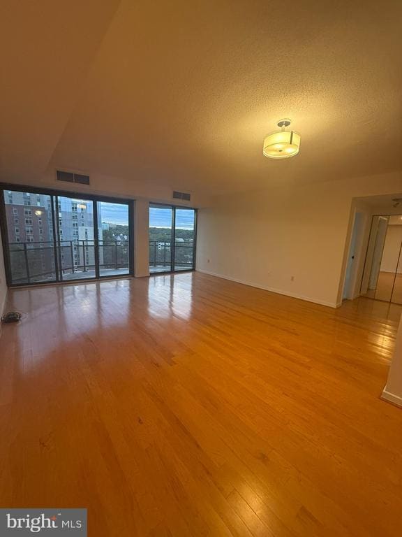 Building Photo - 1530 Key Blvd