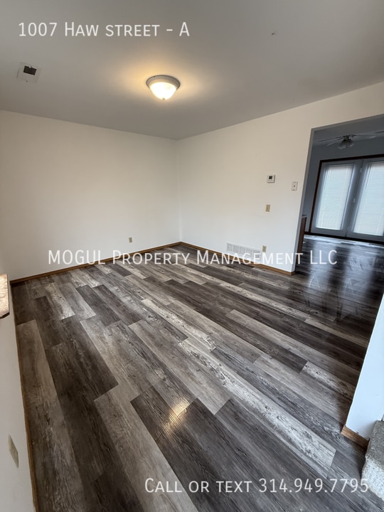 Building Photo - 1007 Haw St