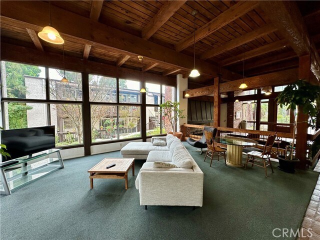 Building Photo - 306 Miraleste Dr