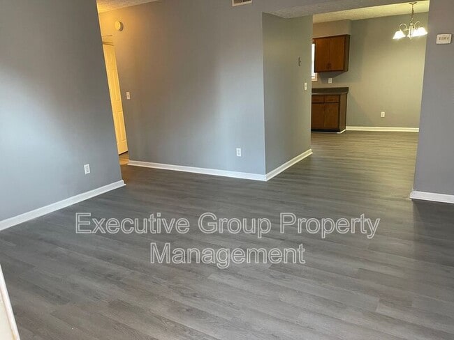 Foto del edificio - 355 Elmwood Dr