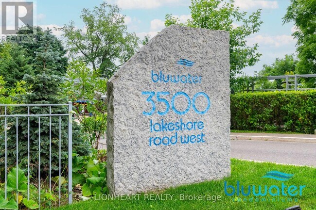 Photo du bâtiment - 3500 Lakeshore Rd W