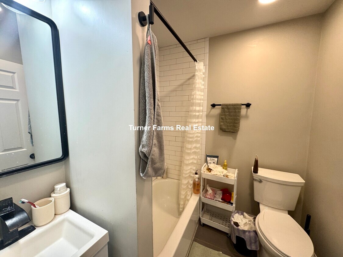 Foto principal - 124 Berkshire St