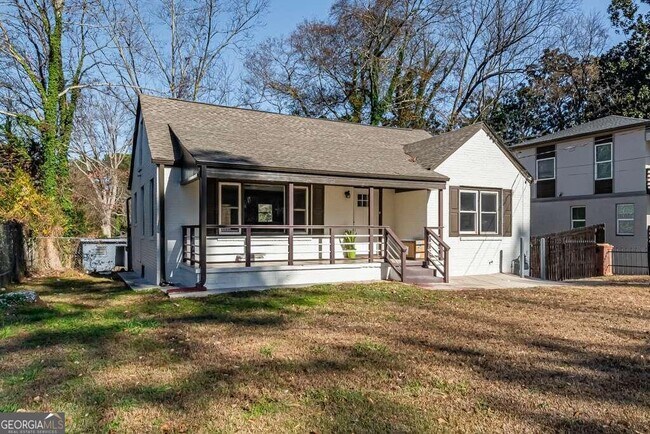 Building Photo - 1926 Camellia Dr