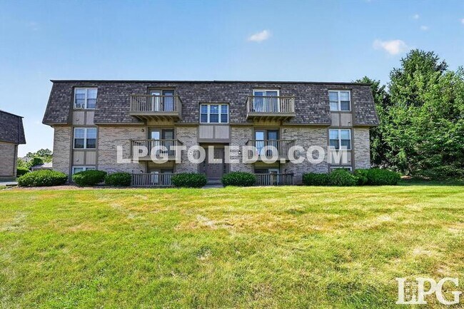 Foto del edificio - 811 Hilltop Ln