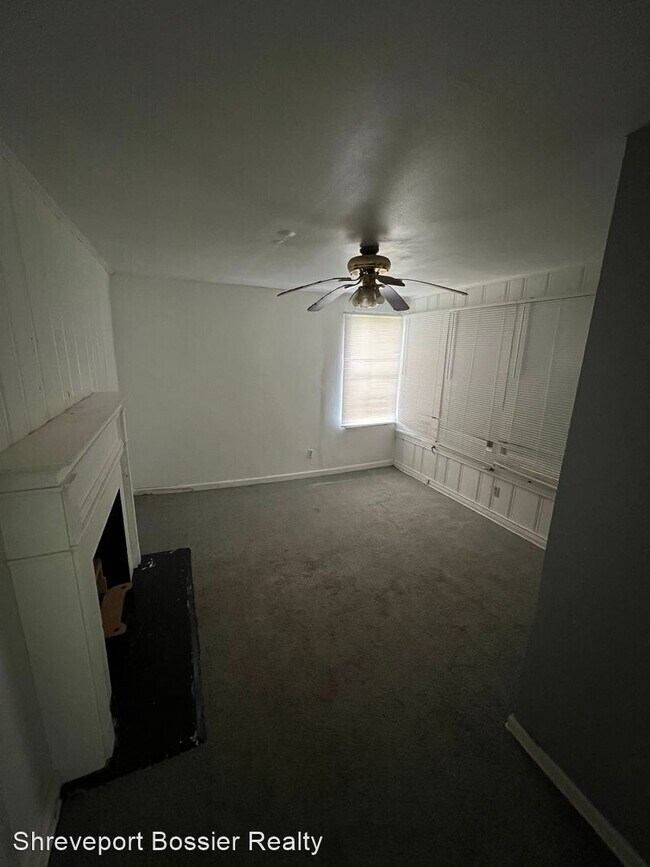 Building Photo - 3 br, 2 bath House - 235 E. 74th St.