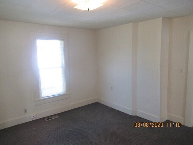 Foto del edificio - 419 E 12th St