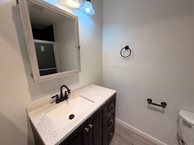 Foto del edificio - Newly Remodeled 2BR/2BA Condo with Private Outdoor Space! Torrance, CA 90502!