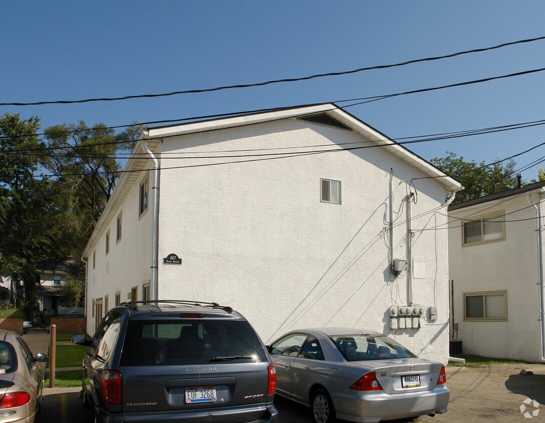 Foto del edificio - 487 Alden Ave