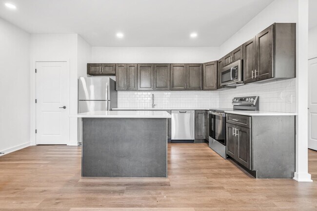 Foto del edificio - 315 Railroad Ave
