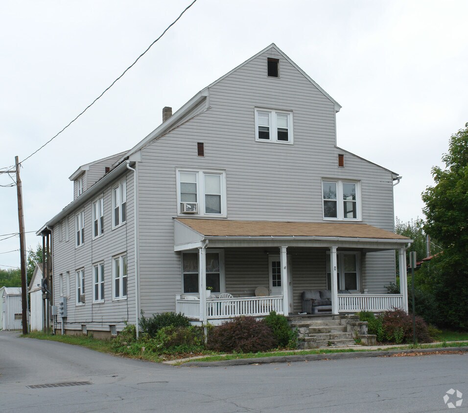 8 N Market St, Muncy, PA 17756 Apartments in Muncy, PA