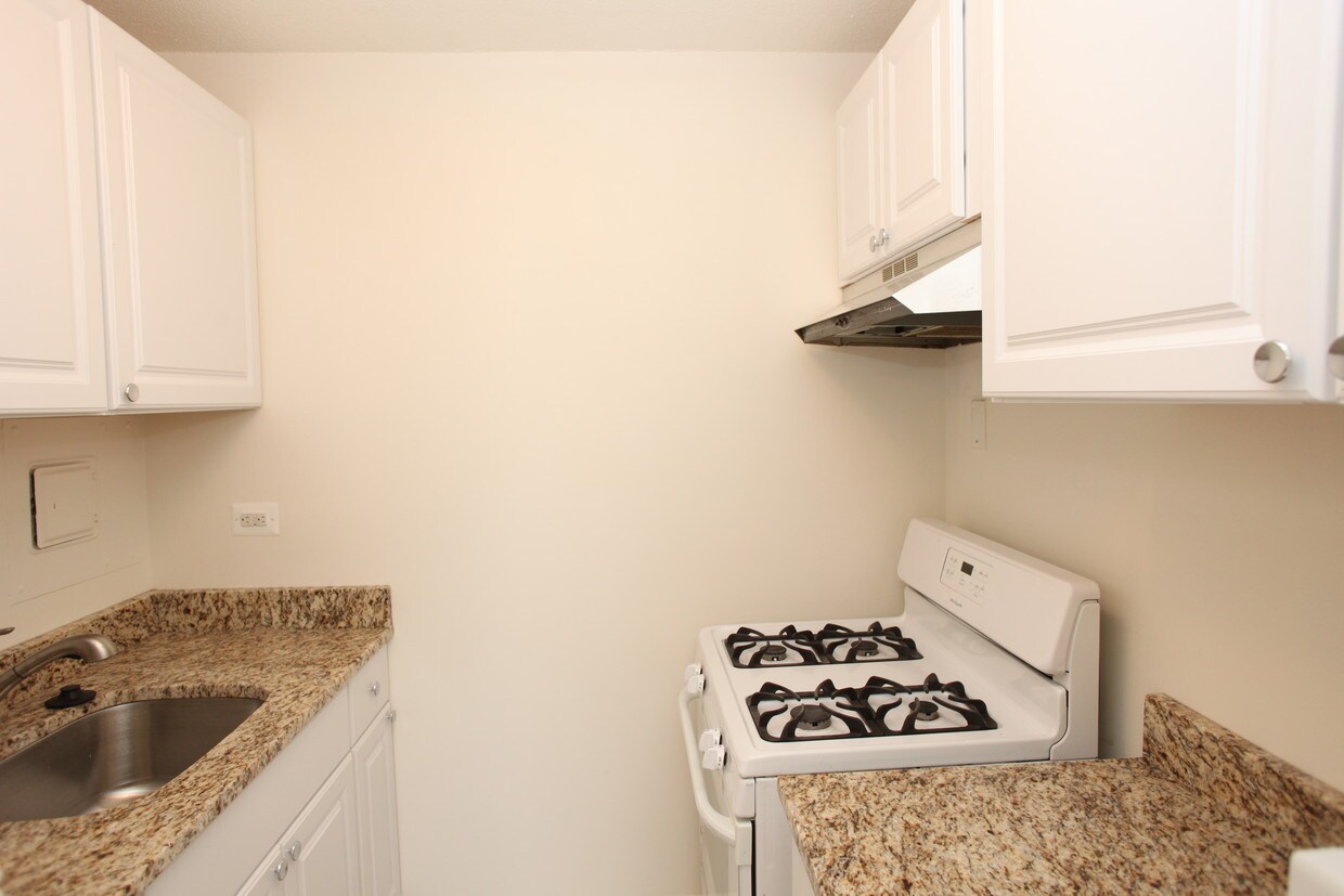 Primary Photo - 2201 L St NW