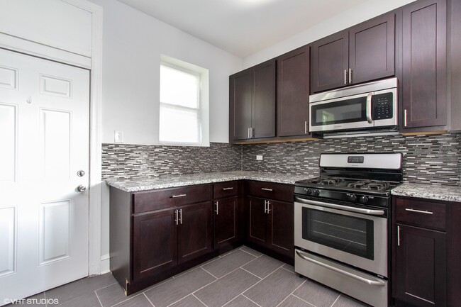 Kitchen - 6239 S Ellis Ave