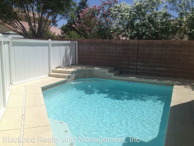 Building Photo - 4 br, 2.5 bath House - 4502 Dagnar Court