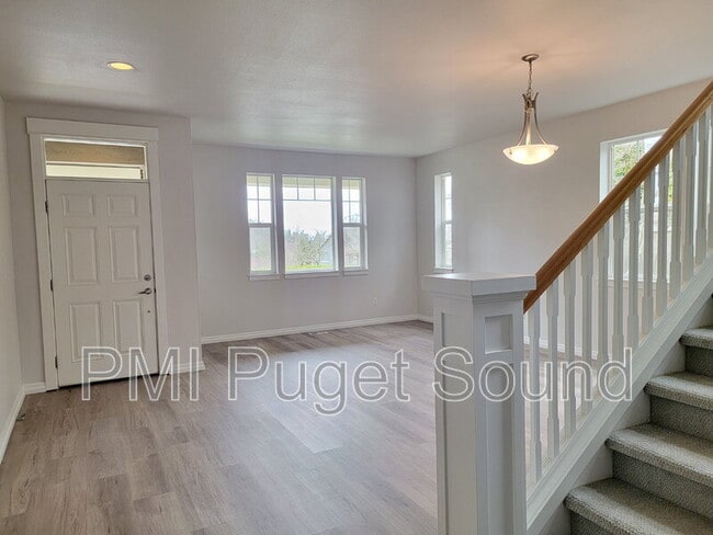 Building Photo - 576 Mount Baker Pl NE