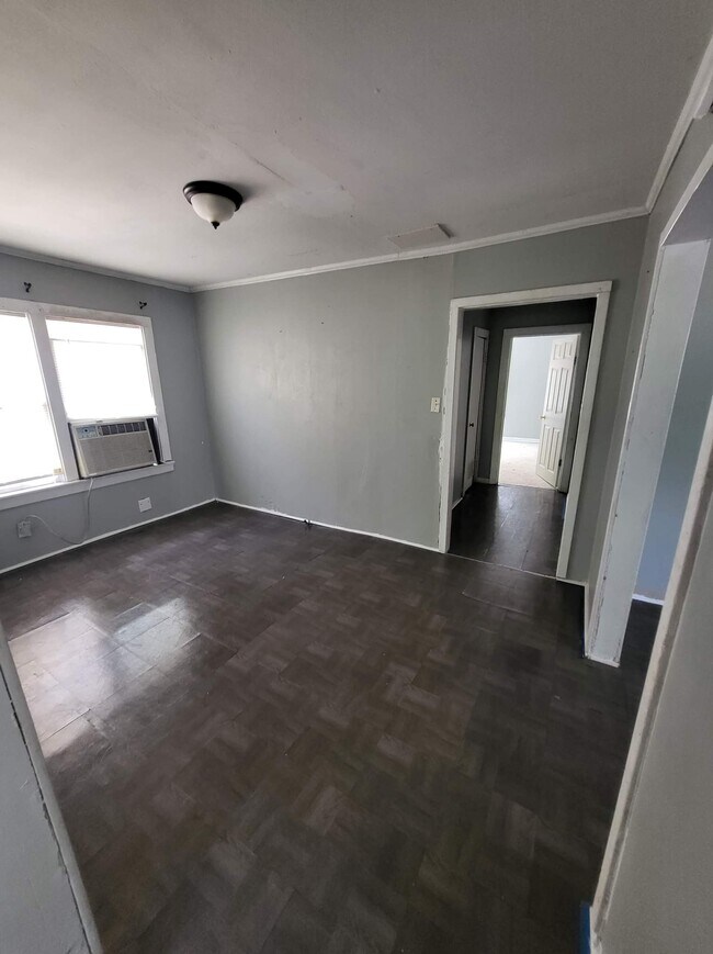 Foto del edificio - 303 S Oak St
